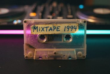 Das Knistern der Freiheit: Berliner DJs und die Wiedergeburt der Kassettenkultur