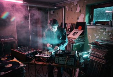 Der Sound der Mauerjahre: Berliner Musiklabels der 80er und ihr rebellischer Lifestyle