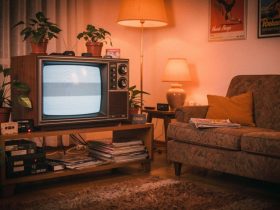 Zurück in die Flimmerkiste: Was das Fernsehen der 80er mit uns machte