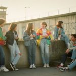 Kreide, Kassetten und der Mauerschatten: Dein Schulalltag in West-Berlin der 80er