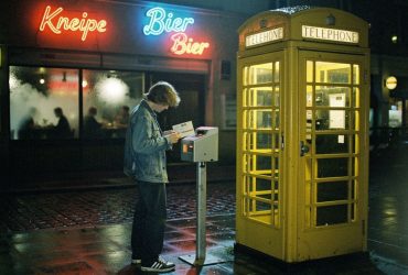 Adieu gelbe Zelle, Papierticket und blauer Dunst: Eine Zeitreise durch Berlins Wandel