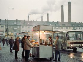 Der unsichtbare Soundtrack der 80er: Eine Reise durch Berlins Geruchswelt