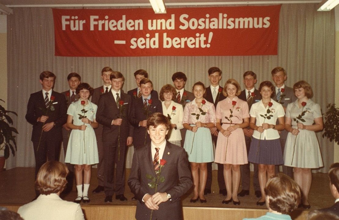 Zwei Wege ins Erwachsensein: Ost-Berliner Jugendweihe vs. Konfirmation