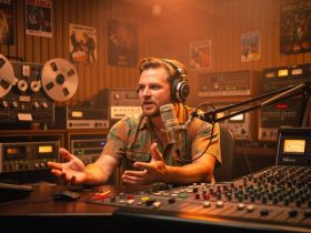 Die Stimmen, die uns prägten: Kultmoderator:innen im Radio